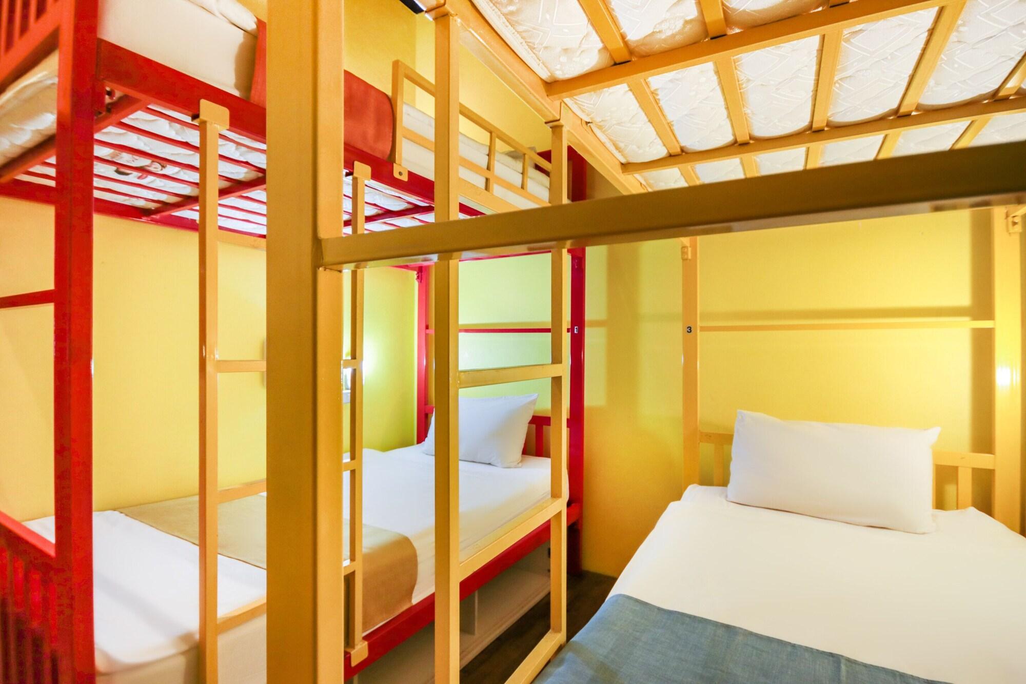 Oyo 1074 Fin Hostel Kata pláž Exteriér fotografie